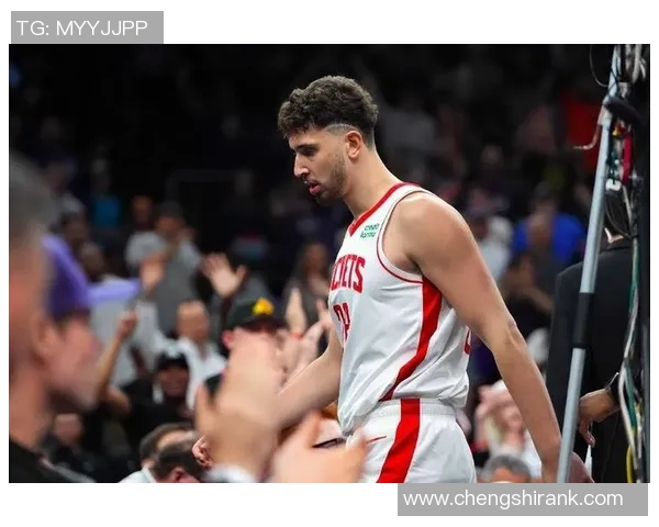 亚当斯空接隔扣申京 火箭训练营首日成功复仇海王 亚当斯空接隔扣申京 火箭训练营首日成功复仇海王