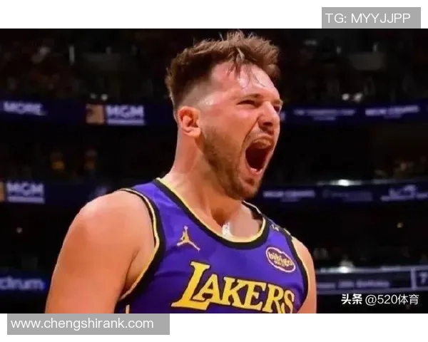 东契奇:我们大概是凌晨三点到的密尔沃基 这是一次漫长的旅程 东契奇:我们大概是凌晨三点到的密尔沃基 这是一次漫长的旅程