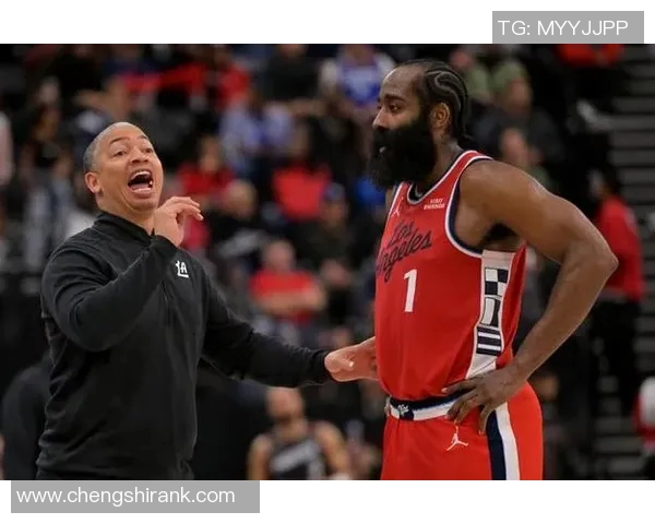 本赛季教练薪资排名:科尔、斯波、泰伦·卢前三,雷迪克第十 本赛季教练薪资排名:科尔、斯波、泰伦·卢前三,雷迪克第十